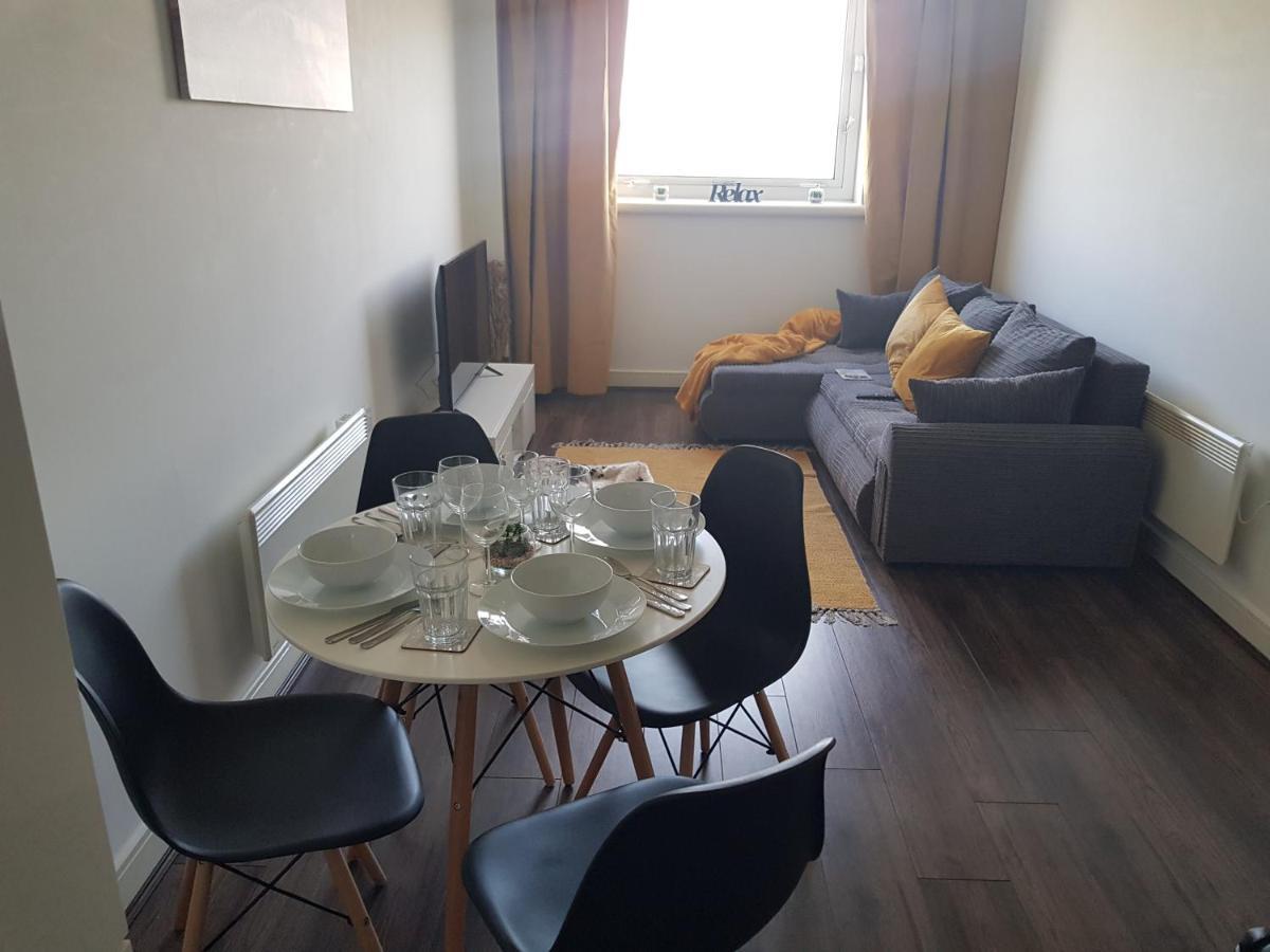 Spacious 1 Bed Relocation Apartment Free Parking, Brierley Hill Exterior foto